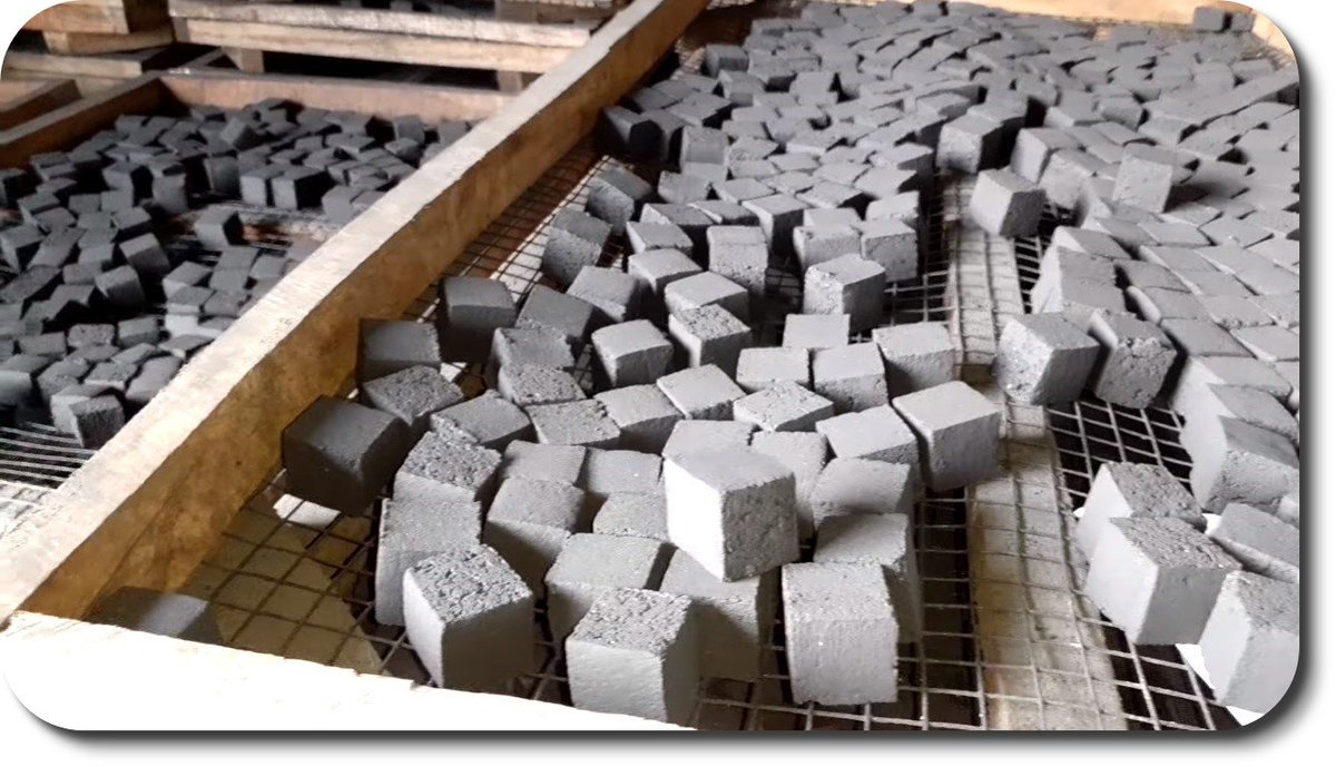 CMticoco's tweet photo. Coconut Charcoal Briquette is a compacted block charcoal which made of shredded mature coconut shells. Denser compared to firewood and traditional charcoal.

#coconut #coconutcharcoal #charcoal #coconutcharcoalbriquette #exports #import #cocoindo #briquette #BBQ https://t.co/5vLVW22hv0