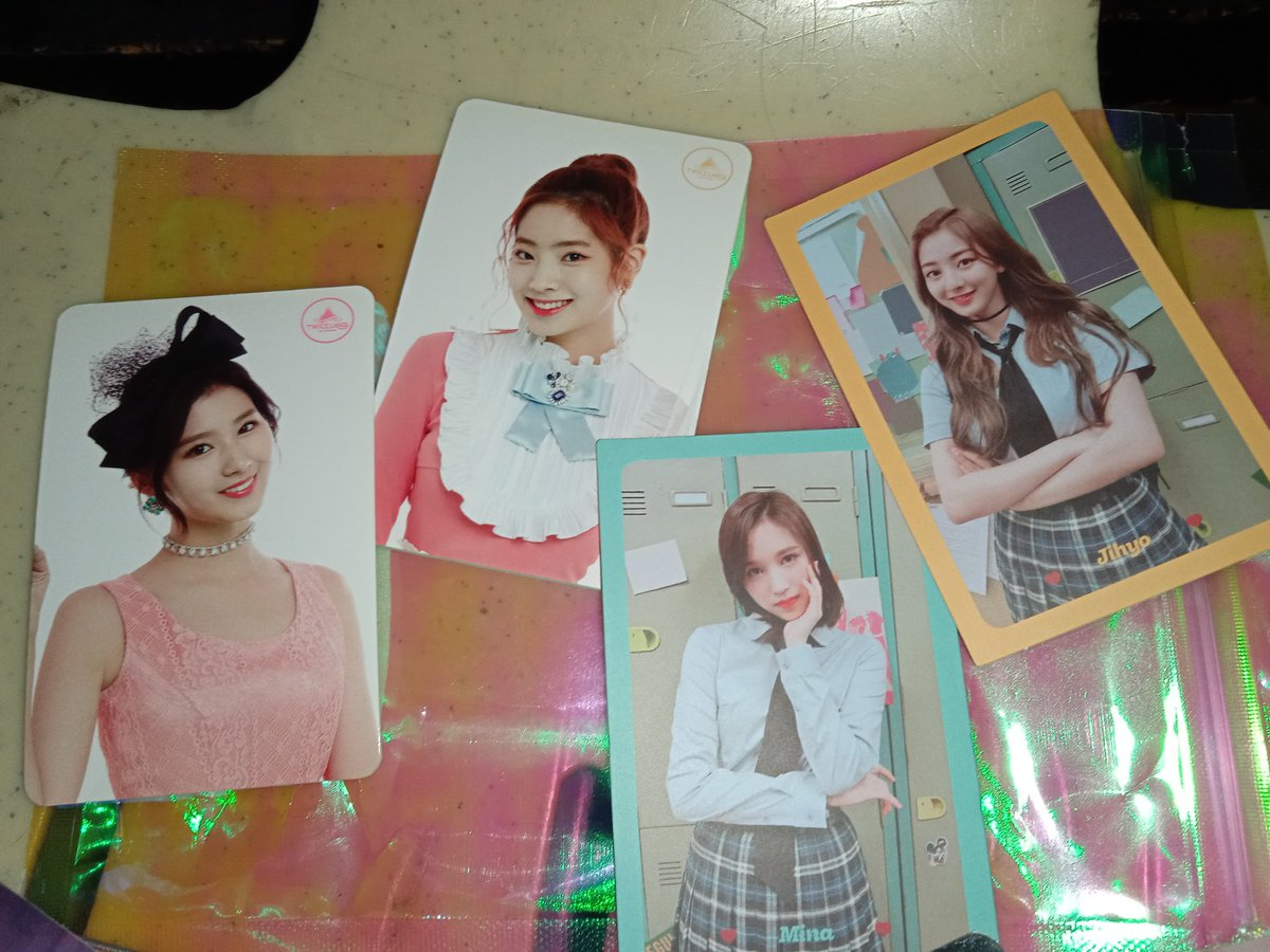 vsmsvyz's tweet photo. Hello maayos pong nakadating ang twice sa bahay super thankyou po!!hehe thankyou so much po kasi libre kolang nakuha to and libre din sf!! Super dami pang freebies, grabi din yung bubble wrap sobrang kapal thankyou po ulit! ❤️ @seoulpopPH 
#SALAMATSPPH https://t.co/1mJbEj2lnW