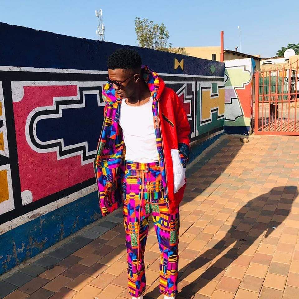 LeMarabele's tweet photo. Soweto Yonke will be at #SowetoRepublic this 24 September 870 A Khagamasigo, Naledi, Soweto
From denim, t-shirts, custom gear, jackets to suits, Soweto Yonke is coming for everything
#Soweto #Heritageday https://t.co/q4hbvTrTp5