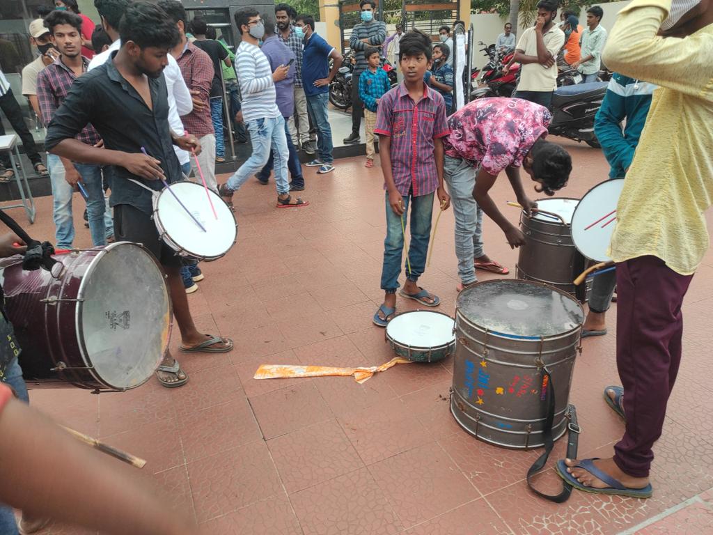 Kovvur 🥁🥁

#SarkaruVaariPaata @urstrulyMahesh #DookuduSpecialShow  #DecadeForIHDookudu