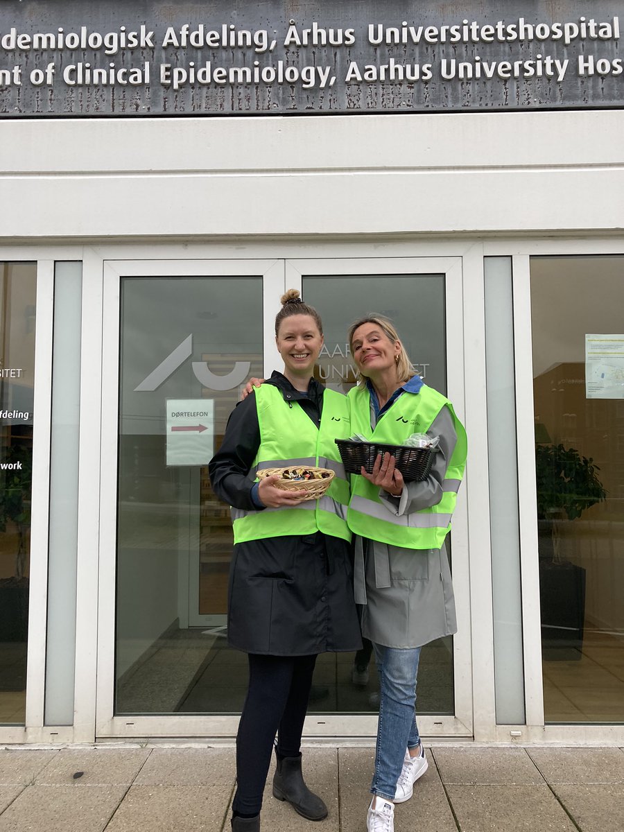 Helle Vester (@hellevester) on Twitter photo We started the morning <a href="/DCEAarhus/">Department of Clinical Epidemiology, Aarhus</a> handing out water bottles, reflectors, and green snacks to colleagues cycling to work - as part of the #AarhusUni cycling campaign #ibike 🚲♻️ Thanks to #AUgreen team for hooking us up and to my colleague Helle K for great company 😊 We started the morning <a href="/DCEAarhus/">Department of Clinical Epidemiology, Aarhus</a> handing out water bottles, reflectors, and green snacks to colleagues cycling to work - as part of the #AarhusUni cycling campaign #ibike 🚲♻️ Thanks to #AUgreen team for hooking us up and to my colleague Helle K for great company 😊