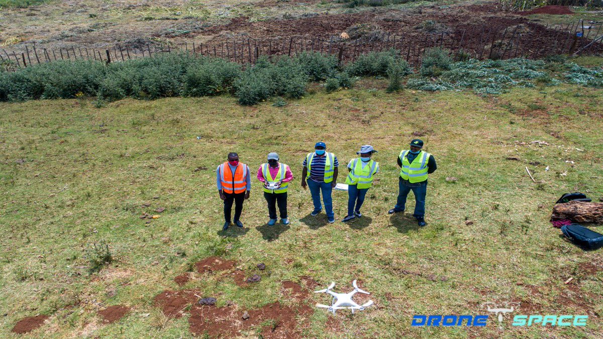 A practical session at Drone Space Airfield- Sigona 
#drone #dronephotography #dronelife #dronepilot #dronespace #rpl #practicalwatch