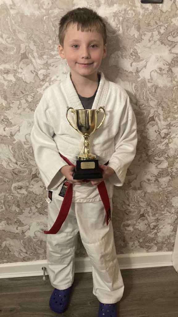 A very happy mr H got the best behaviour trophy 🏆 at judo 🥋 last night <a href="/VictoriaPrimSch/">Victoria Primary</a>  <a href="/MissThomsonVPS/">Miss Thomson and P3/4T</a>