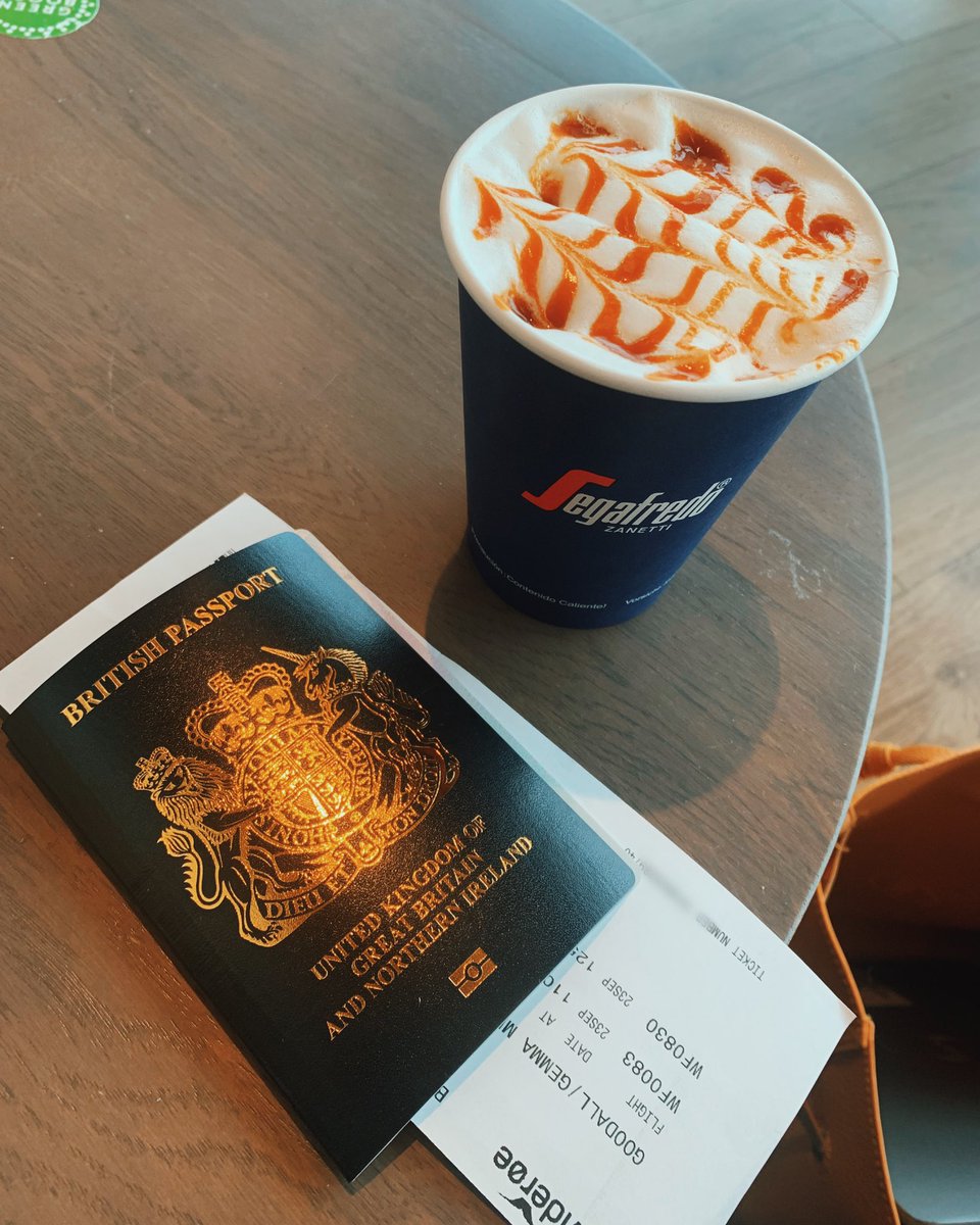 Feels strange to be back at an airport, but I’m so excited to be traveling to Lofoten! I’ll be attending Museum Nord’s Nordlandsseminar  to give a talk on how museums can use digital technologies to develop creative and inclusive services for people living with dementia 🙌🏻