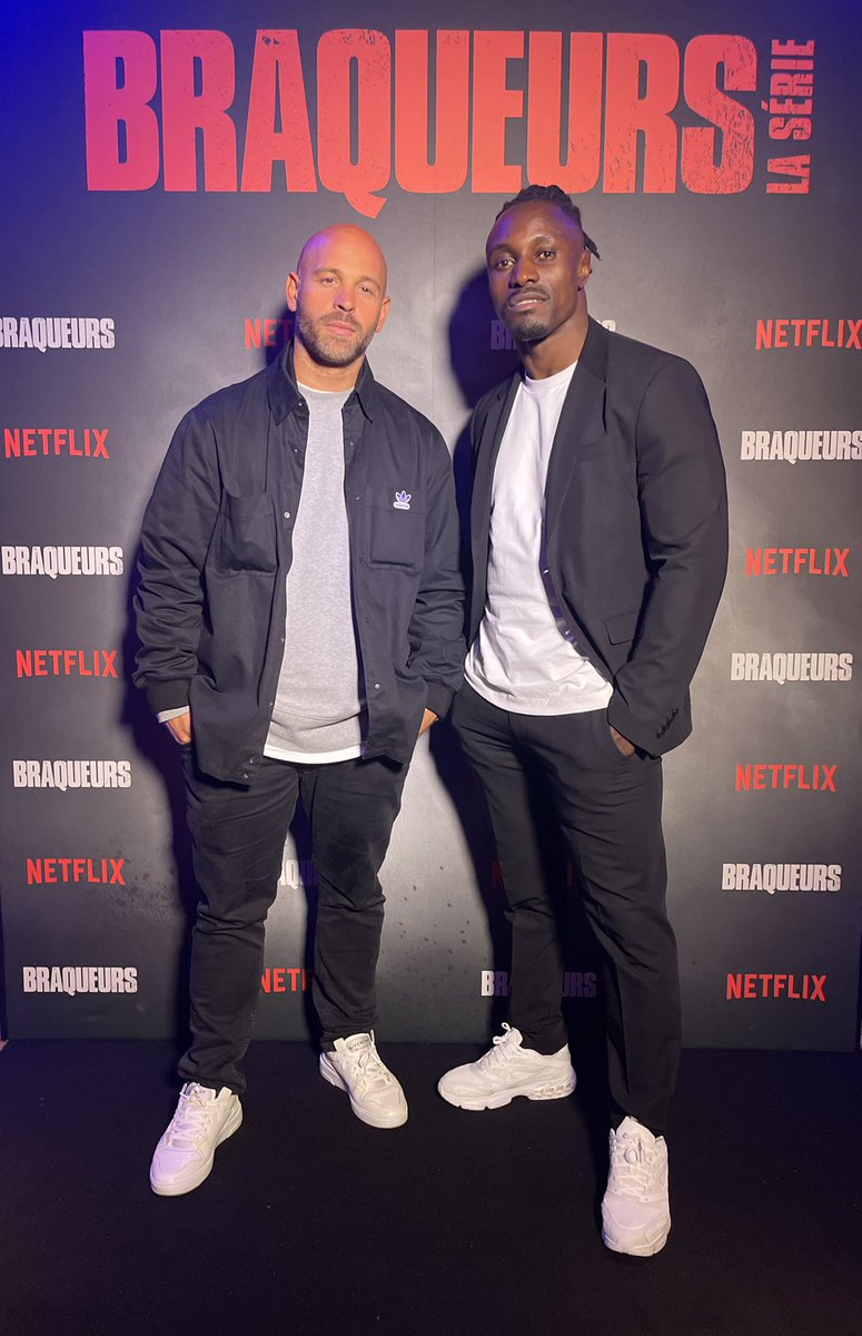 alkamatewa's tweet photo. Avant-première de Braqueurs la série qui sera dispo ce vendredi 24 seulement sur Netflix. https://t.co/gSPIgKbkEL