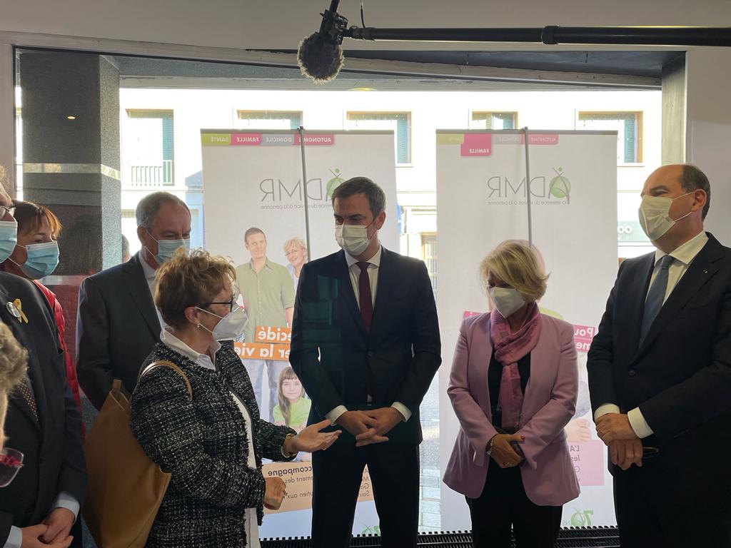 🔴 Les équipes #ADMR de Saône-et-Loire (71), <a href="/mjdaguin/">Marie-José DAGUIN</a> présidente de l'ADMR et <a href="/dAboville2/">d'Aboville</a> sont heureux d’accueillir ce matin <a href="/JeanCASTEX/">Jean Castex</a>, <a href="/olivierveran/">Olivier Véran</a>, <a href="/BrigBourguignon/">Brigitte Bourguignon</a> pour une matinée dédiée aux enjeux du grand-âge et du domicile.