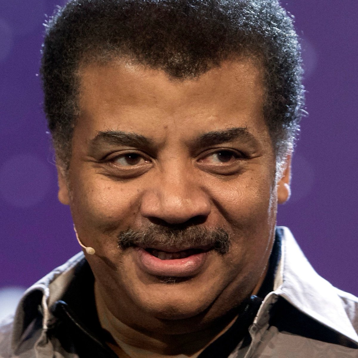 FideuetF's tweet photo. Somnio en un món on la veritat doni forma a les polítiques, en comptes de que siguin les polítiques les que donin forma a allò que la gent cregui que és veritat.
Neil deGrasse Tyson
#aforismes #tyson
#ff_tyson #ff_politica https://t.co/6HBqjgfEj6