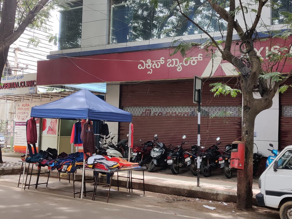 Dear officials of BBMP and City Police..my suggestion why don't you sell the entire stretch of Sanjaynagar main road to vendors and make it official 🙏🙏🙏. Anyways it is neither walkable or motorable @BBMPCOMM <a href="/CPBlr/">CP Bengaluru ಪೊಲೀಸ್ ಆಯುಕ್ತ ಬೆಂಗಳೂರು</a> <a href="/BlrCityPolice/">ಬೆಂಗಳೂರು ನಗರ ಪೊಲೀಸ್‌ BengaluruCityPolice</a> <a href="/BlrCityPolice/">ಬೆಂಗಳೂರು ನಗರ ಪೊಲೀಸ್‌ BengaluruCityPolice</a>