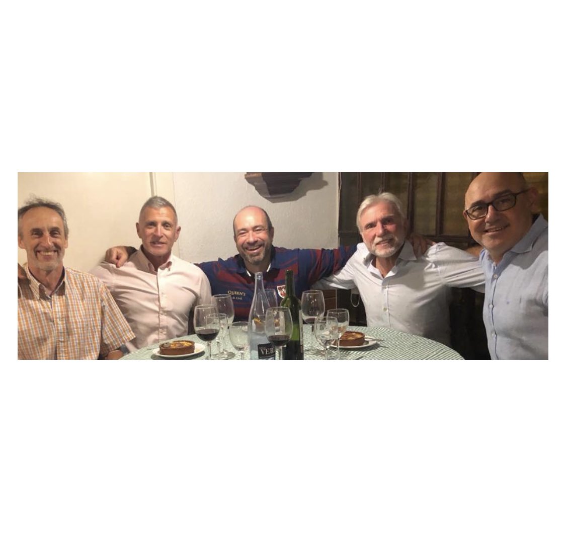 toonicorgos's tweet photo. Enigma del dia … quien es el central ?? 😂😂😂 https://t.co/nCxTqWtn0V