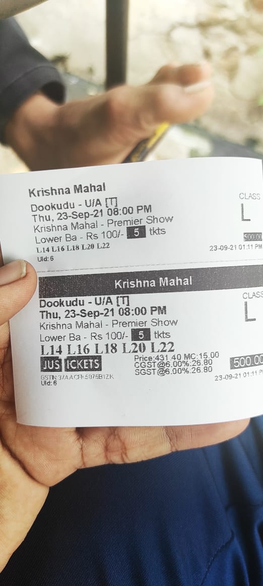 Tickets booked 🥳✌️❤️ 
#DecadeForIHDookudu 
#DecadeForDookudu #SarkaaruVaariPaata @urstrulyMahesh @MaheshFanTrends @TWTM__