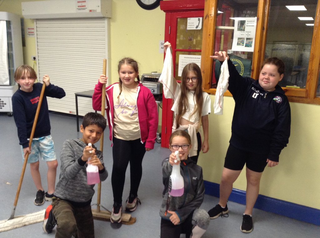Hoylake Holy Trinity School tweet media