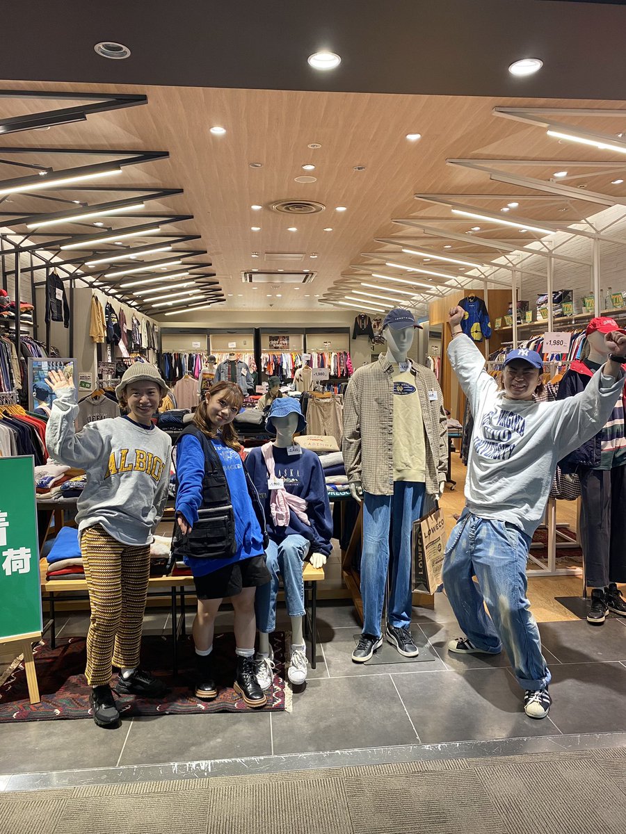 loweco_official's tweet photo. 【本日9/23(木) #LOWECO by JAM イオンモール大和郡山店 オープン!!】
オープンと同時に沢山の方にご来店いただきありがとうございます!
「奈良にできて嬉しい!」というお言葉をたくさんいただき、スタッフ一同感激しております。
明日以降も沢山のご来店お待ちしております。 https://t.co/E8ZaWmz6CS