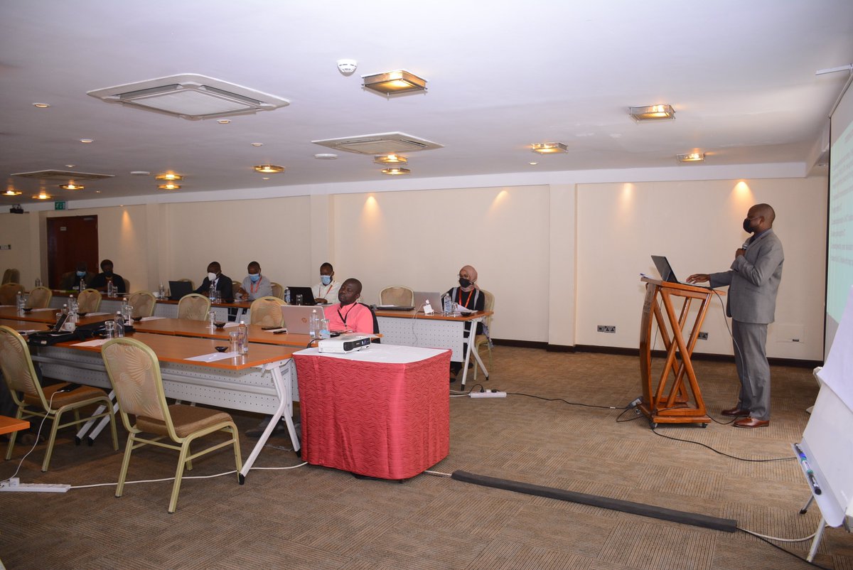 CHRIPSKE's tweet photo. “We ensure practicality in our @NCTC_Kenya and @KEPSA_KENYA private security personnel capacity building as contexts is key in strengthening their preparedness and response to #CVE”
#CHRIPSForums https://t.co/LOaxlmJOUh