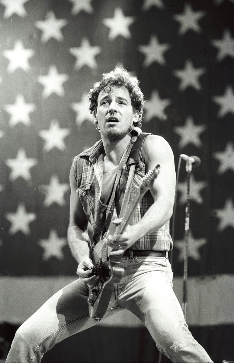 Happy 72nd Birthday to #TheBoss 🇺🇸 #BruceSpringsteen 🎤 🎉
#BornToRun #Badlands #TheRiver #Nebraska #BornInTheUSA #DancingInTheDark #TougherThanTheRest #StreetsOfPhiladelphia #TheRising #RadioNowhere #WeTakeCareOfOurOwn #ThePowerOfPrayer #TheEStreetBand