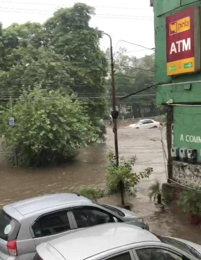 ErKapilArora's tweet photo. @MoHUA_India @Secretary_MoHUA @SmartCities_HUA @CityLudhiana Condition of Smart Roads of Smart City Ludhiana and Officers are continuing with concretisation of Road sides instead of planning of installation of Recharge Wells/Rain Water Harvesting. #Sheer Wastage of Public Money https://t.co/ufw3loY2jk