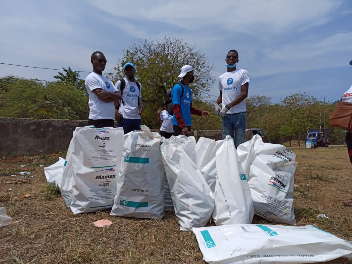 PetrahMokeira's tweet image. Palscity was concerned about the environment at our pirates Beach Mombasa and we took it up to clean the environment.
@janetmachuka_ @kipro_hon
@DanielMaithyaKE
@shaffieweru @citizentvkenya
#PalscityBeachCleanUp