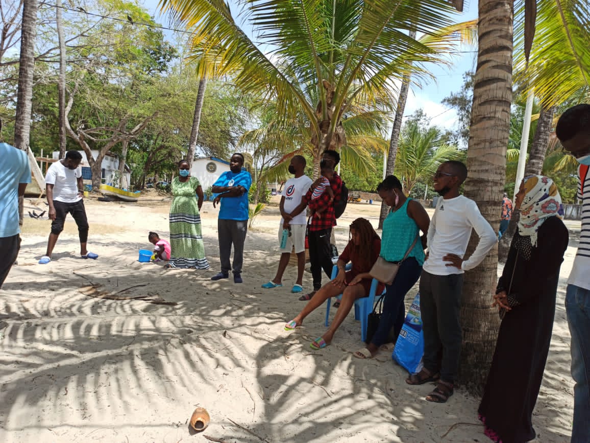 PetrahMokeira's tweet image. Palscity was concerned about the environment at our pirates Beach Mombasa and we took it up to clean the environment.
@janetmachuka_ @kipro_hon
@DanielMaithyaKE
@shaffieweru @citizentvkenya
#PalscityBeachCleanUp