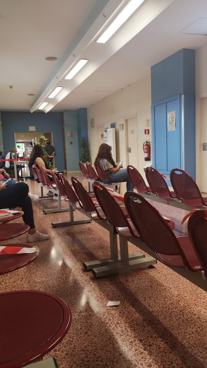 SerranoCenteno's tweet photo. Muchas gracias a nuestros gobernantes por NO permitir a los padres acceder a la 1ª eco de su futuro hijo, mientras todo esta lleno, nuestros centros de salud VACIOS. 
@SaludPublicaEs @SASandalucia @AndaluciaJunta @JuntaSevilla #Sevilla #SanidadPública https://t.co/jo29Ao78vv