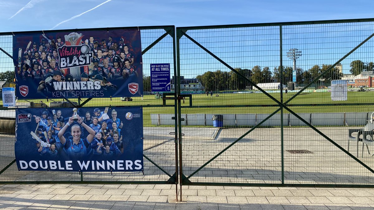 Good morning from the home of the inter-gender treble winners 🏆🏆🏆

🏟 These gates are about to open on another lovely day at @Spitfire_Ground