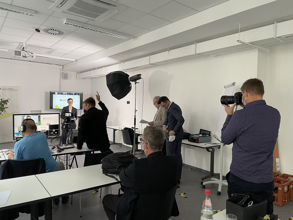 Auftakt zum neuen Center for History &amp; Corporate Communication in Leipzig. Freue mich, bei der Gründungstagung dabei zu sein. Worum es geht: nichts weniger als die DNA der Unternehmen - die #Unternehmensgeschichte. #historycomms