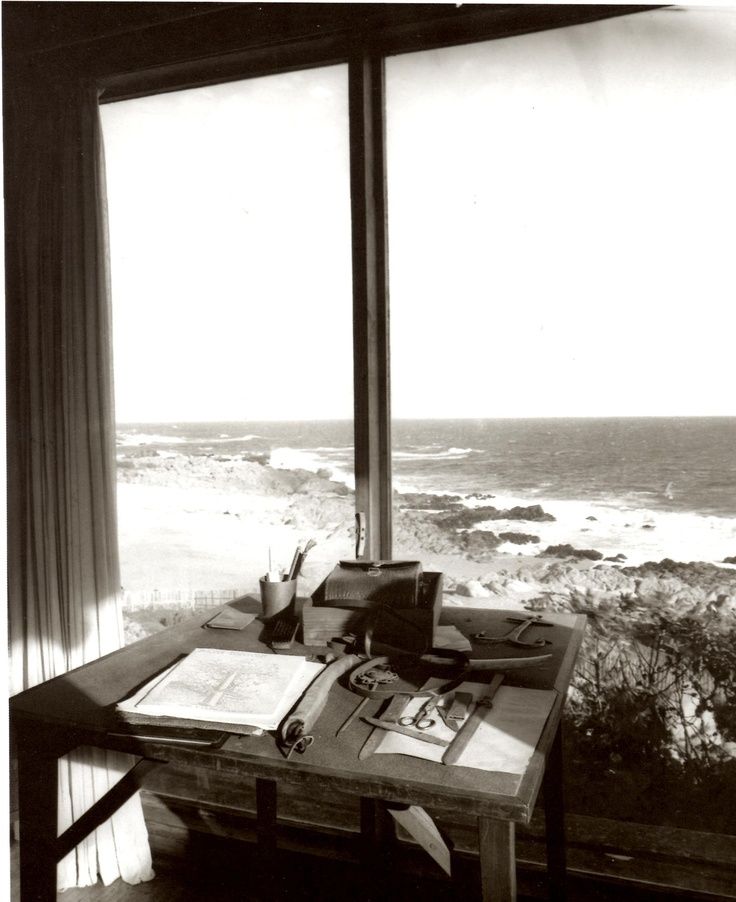 blauwerke's tweet image. Pablo Neruda, Home Office.