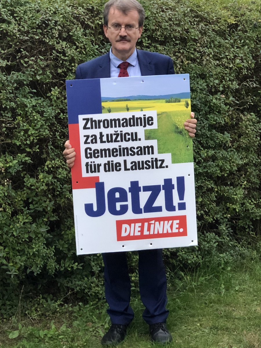 Na das passt doch: Gestern vormittag d.Interessen meiner Mandantin vor d.Sozialgericht verteidigt u.danach d.letzten 4 sorbisch-deutschen Plakate in #Oberlausitz verteilt. Es geht immer um #Gerechtigkeit - #sozial,#regional u.zwischen d.Völkern.#Sorben,#Serbja,#Sachsen, #Lausitz.