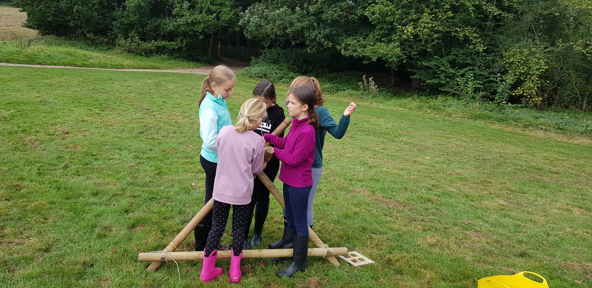 ManorHseSchool's tweet photo. Teamwork is required from Y5@ManorHseSchool this morning to construct a working ballister. #CreativeAndCollaborative https://t.co/qgjdKmu8Jl