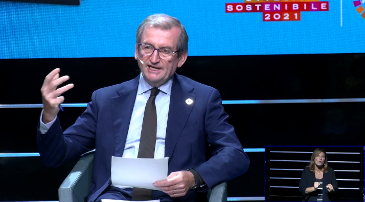 ASviSItalia's tweet photo. Pierluigi Stefanini: C'è rischio di una banalizzazione della sostenibilità. Dobbiamo constrastarlo con molta forza. Abbiamo di fronte a noi un lavoro importante da fare. #SviluppoSostenibile non è un lusso, ma una strada concreta per il benessere. #STIAMOAGENDO https://t.co/Q4dMMj6VAs