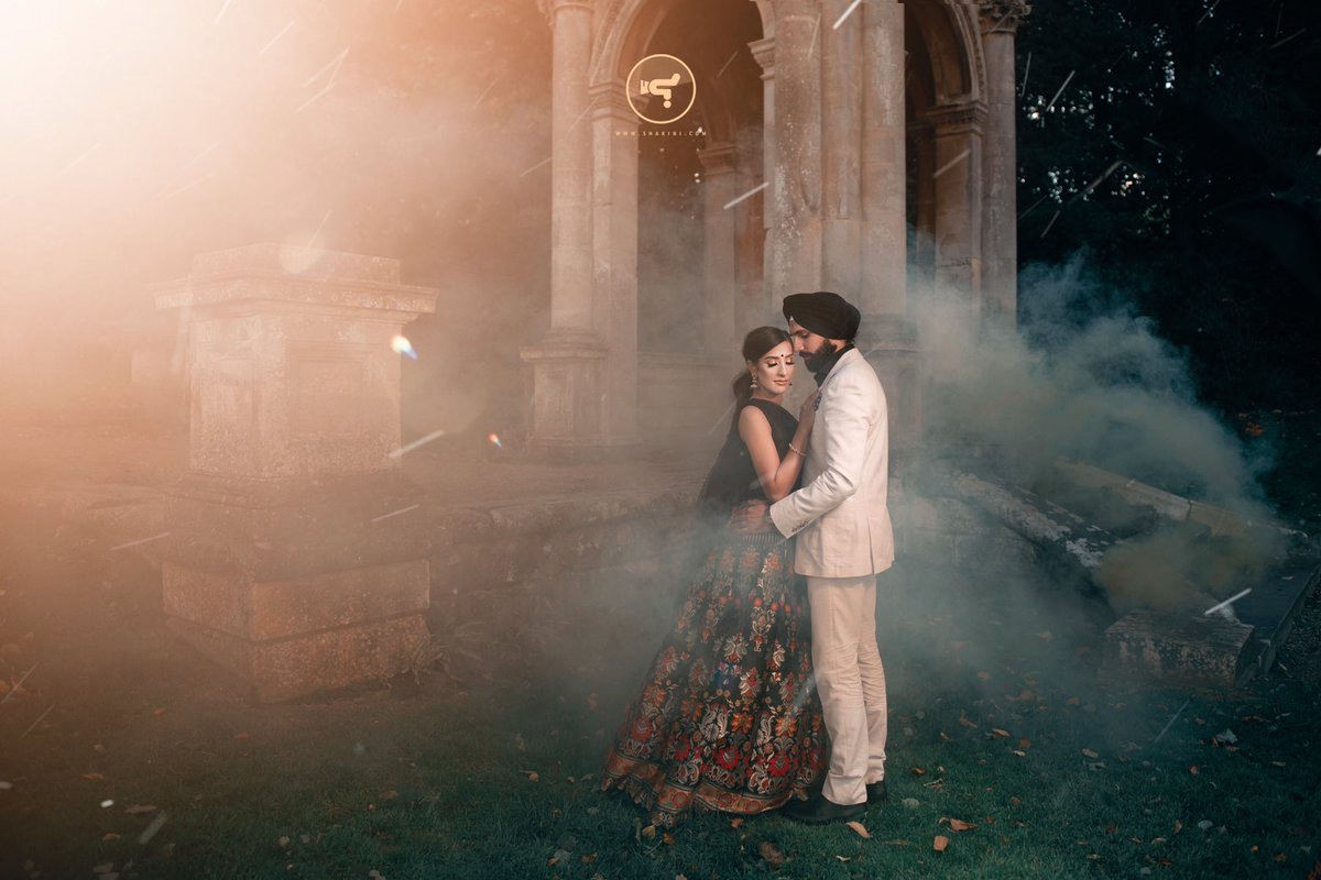 Shakini's tweet photo. Another one of Tony and Simran - this time with a little smoke and some #offcameraflash to create an ethereal look. #weddingphotography #asianwedding #sikhwedding #weddingphotographer #shakini https://t.co/rWsxFXSY5L