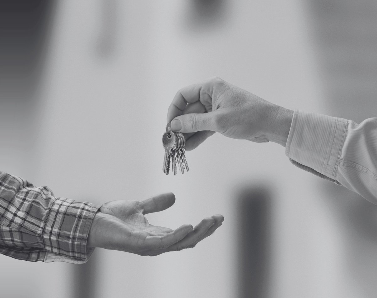 No more duplicates, lost keys, and worries. Give access to your friends, family, babysitter, or caregivers directly from the #Keymitt app and revoke it anytime. 

#shareaccess #iot #smarthome #keyless #smartlock #smartdevice #homeimprovement #homeaccess