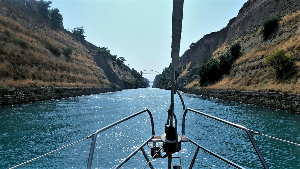 mirela_iepurela's tweet photo. Beginning our crossing of the Corinth Canal.
.
#sailingpuzzle #visitgreece #sailing #aegeansea #ioniansea #stayandwonder #greece_travel #travelgreece #ilovegreece #summeringreece #greecetravelgr1_ #earthoffical #greeksummer #sailinggreece #corinthcanal #… https://t.co/yn8r1lgUex https://t.co/k7sEiVxO8w