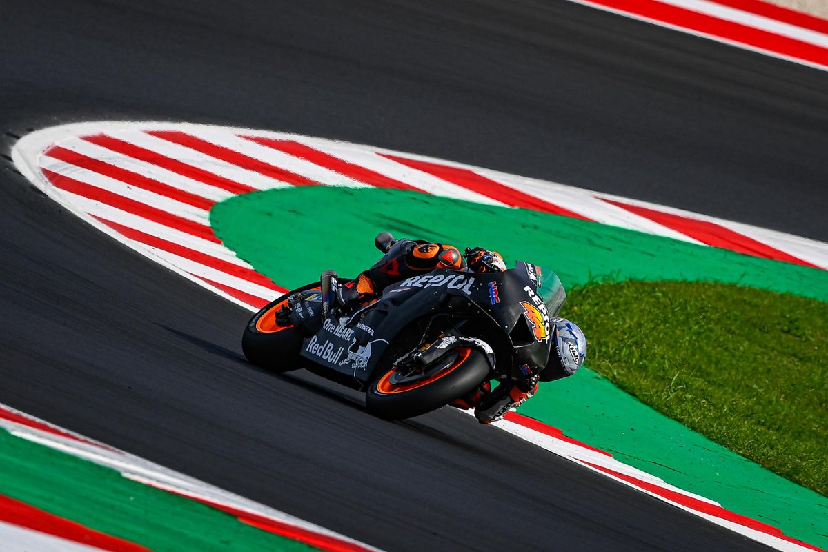 The new black mamba 😜 🐍 #MisanoTest @HRC_MotoGP @MotoGP