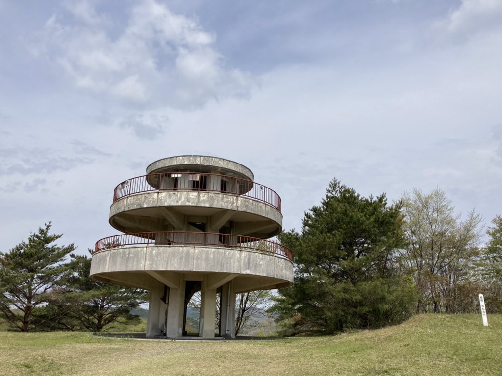 リン 福島県道371号の終点にある湯ノ岳パノラマライン展望台 570mくらい標高のある展望台から拡がるいわき市街地を一望 できず パッとしない眺望でした