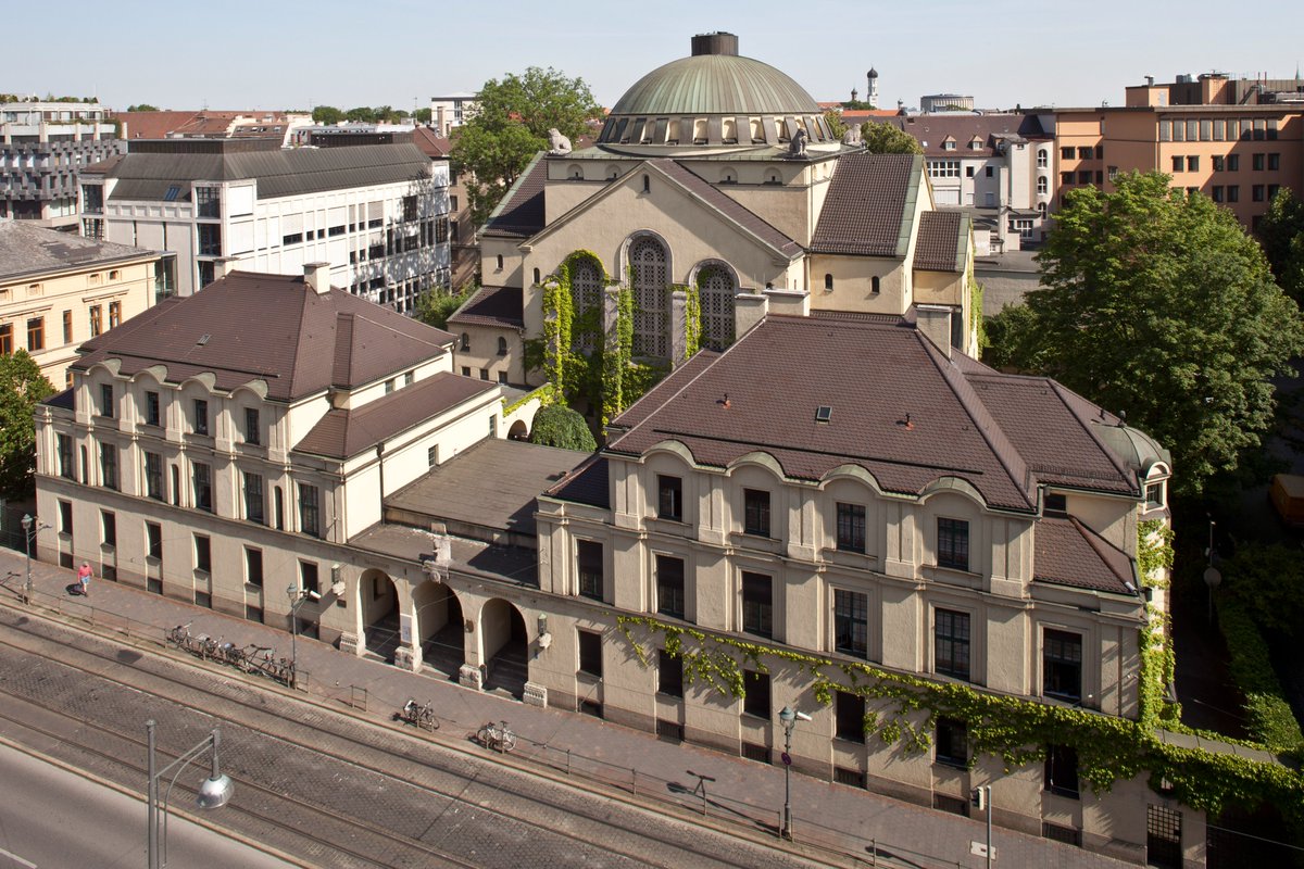 Ein Nebenpreis geht an das Jüdische Museum Augsburg für das Projekt „Museum auf der Straße“. Eine Pop-up-Ausstellung per Lastenrad, die Gespräche zwischen den Kurator*innen und der Stadtgesellschaft zu ermöglichen soll. #BYMT21 #BYVermittlungspreis jmaugsburg.de