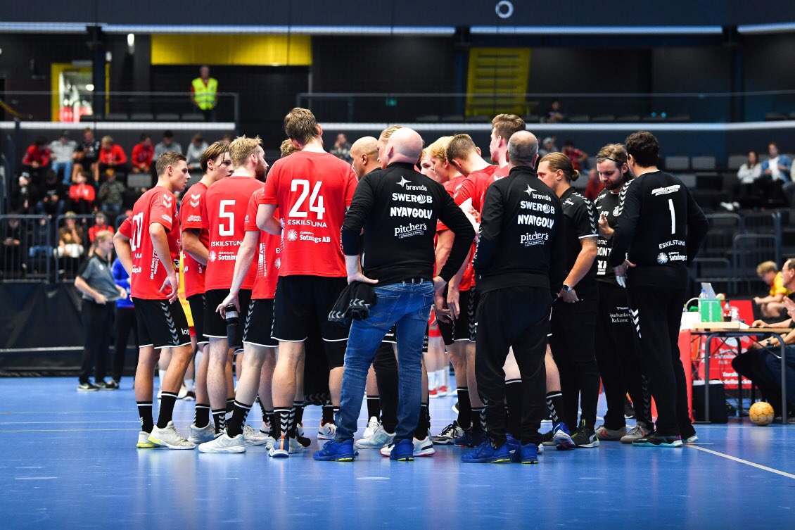 Imorgon 10:00 lottas våra motståndare i kvartsfinalen av ATG Svenska Cupen fram ❤️

För er som vill se lottningen live så är det SolidSport som gäller!

Vilken motståndare vill ni helst se i kvartsfinalen? #guifhjärta #banken_eskilstunaguif #idrottsevolution #hummelsports