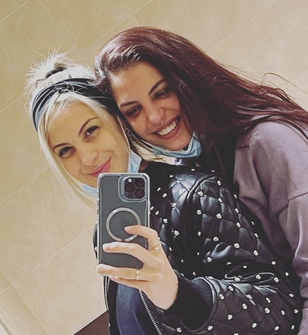 Te amo&hearts;️ #BFF https://t.co/tPGdHw7L4i<a href="/tag/bff"class="tags">#BFF</a>