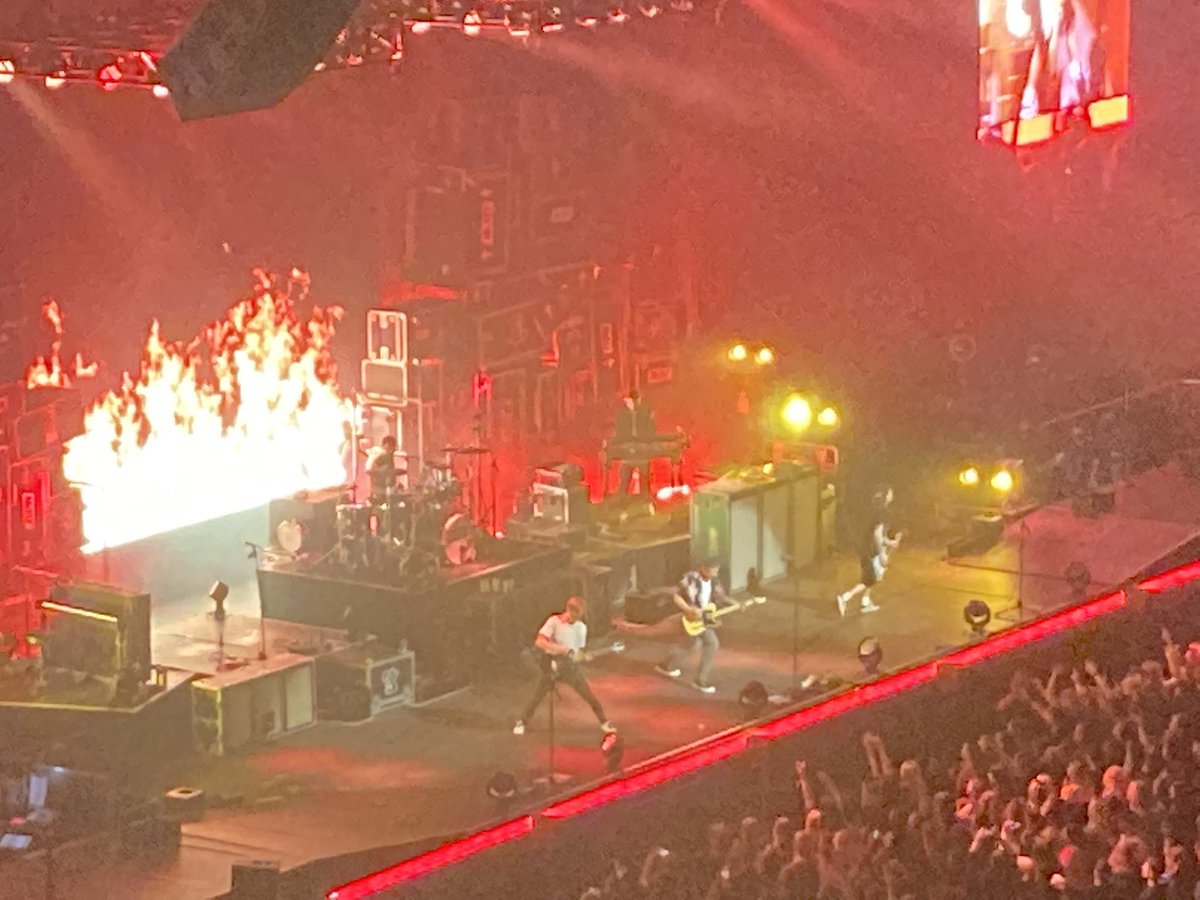 Had an amazing time in Leeds last night seeing <a href="/mcflymusic/">mcfly</a> 😍 Brilliant show guys <a href="/TomFletcher/">Tom Fletcher</a> <a href="/DougiePoynter/">Dougie Poynter</a> <a href="/mcflyharry/">Harry Judd</a> <a href="/itsDannyJones/">Danny Jones</a> , loved every minute 🤩