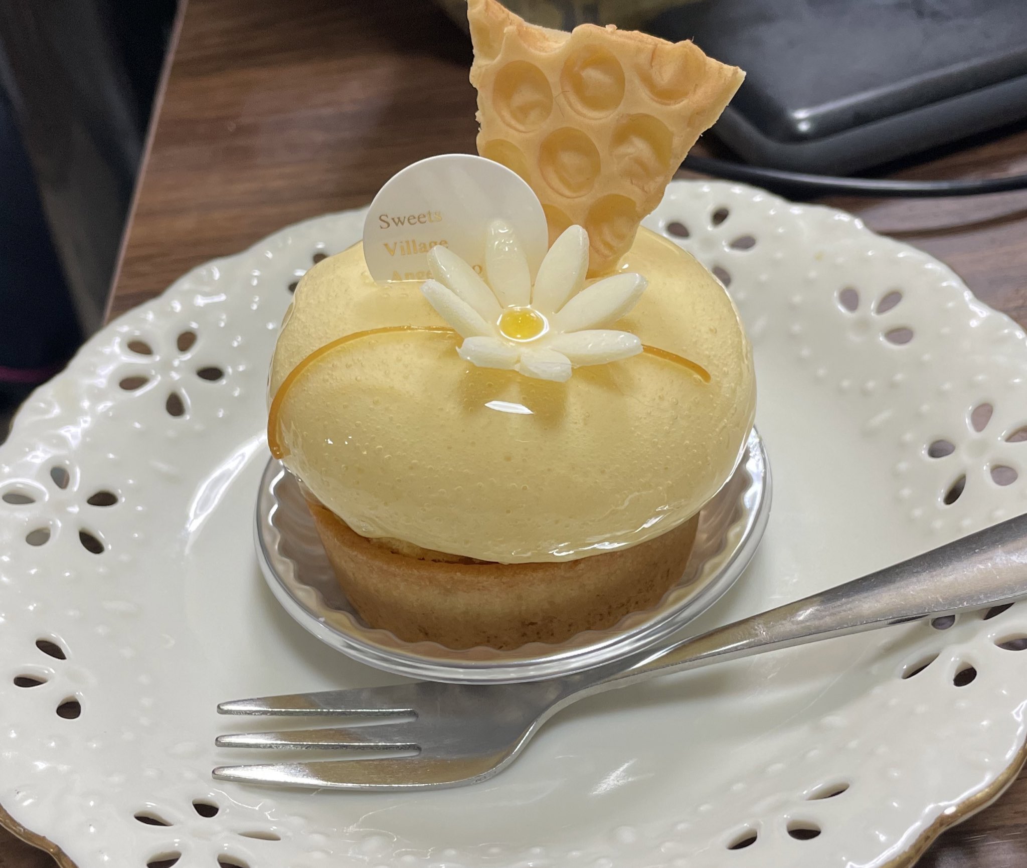 Sins Rt Usagi4324 やほー アンジェココって知っとる 鳥栖にあるケーキもらったんやけども ケーキ屋さんの店内も内装もケーキも映えでとても可愛いのですよ 貰ったんやけど久しぶり食べて美味しかったー まだ行ったことない人はぜひ