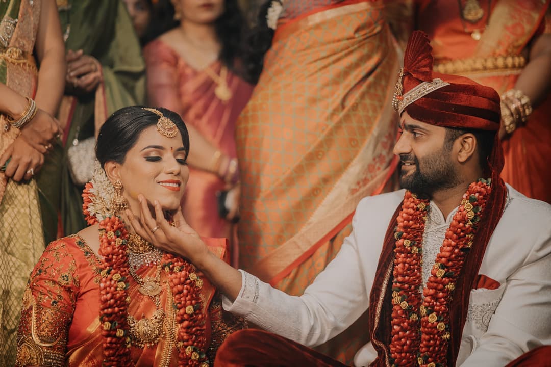 CandidVows's tweet photo. Like how Mark Twain said, "To get the full value of joy you must have someone to divide it with."

#marriage #weddingceremony #weddingshoot https://t.co/q6ek9ToyXc