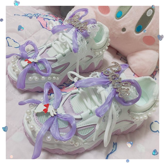 しぬほどかわいいスニーカーを手に入れたᐡ o̴̶̷̤ ﻌ o̴̶̷̤ ᐡ🎀💭 