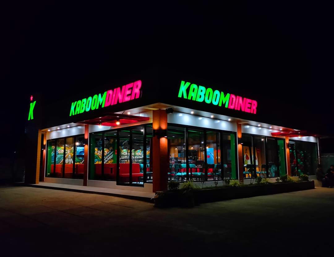 KaboomDiner's tweet photo. Green light and Red light? 🟢🔴👀

It's a sign, squad! Tara, #KaboomDiner na! 💚❤️ https://t.co/JLsXEsOAwV