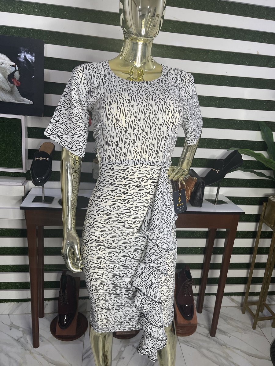 The QUINN Dress 🤍
Custom made for client.

N11,000

#felstevewomen #dresses #workfits