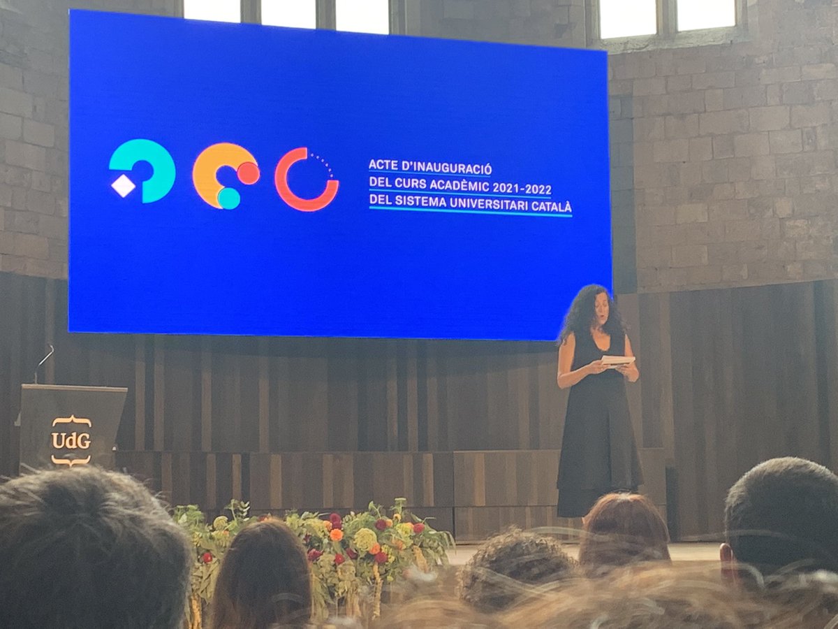 univgirona's tweet photo. S'inicia l'acte d'inauguració amb la periodista @nuriariquelme, que és qui farà de conductora.

#inaugurasuc2122 https://t.co/VkANIDPk02