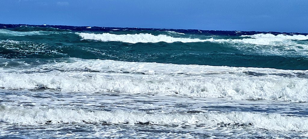 Val_BB's tweet image. No swimming at #Monolithos beach today as sea too rough... #Santorini 
#roadtrip