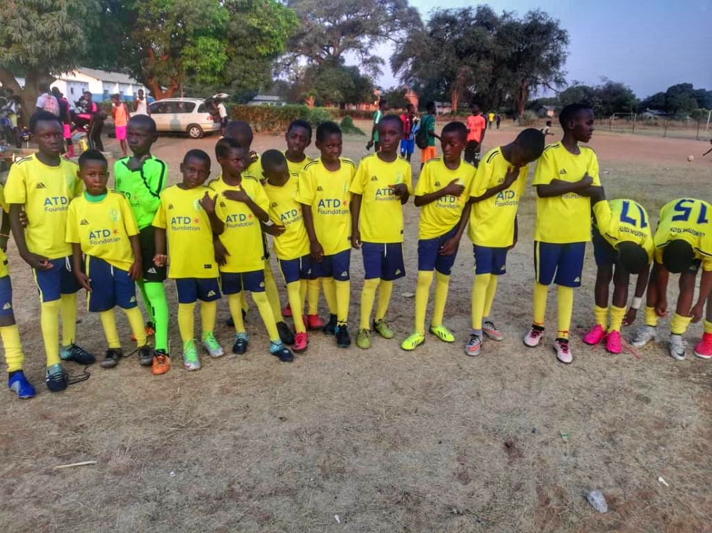 PIF_Zambia's tweet image. 70 pairs of top quality second-hand football boots have arrived in Zambia!🇿🇲 

A special mention to @charityboots and all our supporters for your football boot donations. 

A pair of boots can mean the world to these children!🌍

#giveapairasecondchance #reuse #recycle