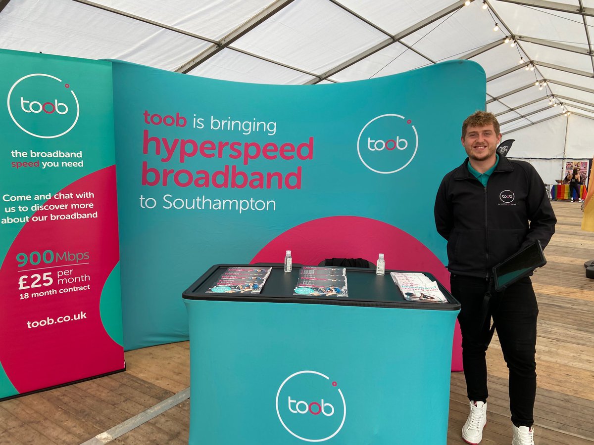 toobbroadband's tweet photo. We’re at the @solentuni #FreshersFayre! Come by and say hi 👋🏼 to brand ambassador, Sam, and find out what our full-fibre broadband can do for your student house next year – it’s never too soon to start thinking about the future #SolentFreshers https://t.co/1lEcWJcX0x