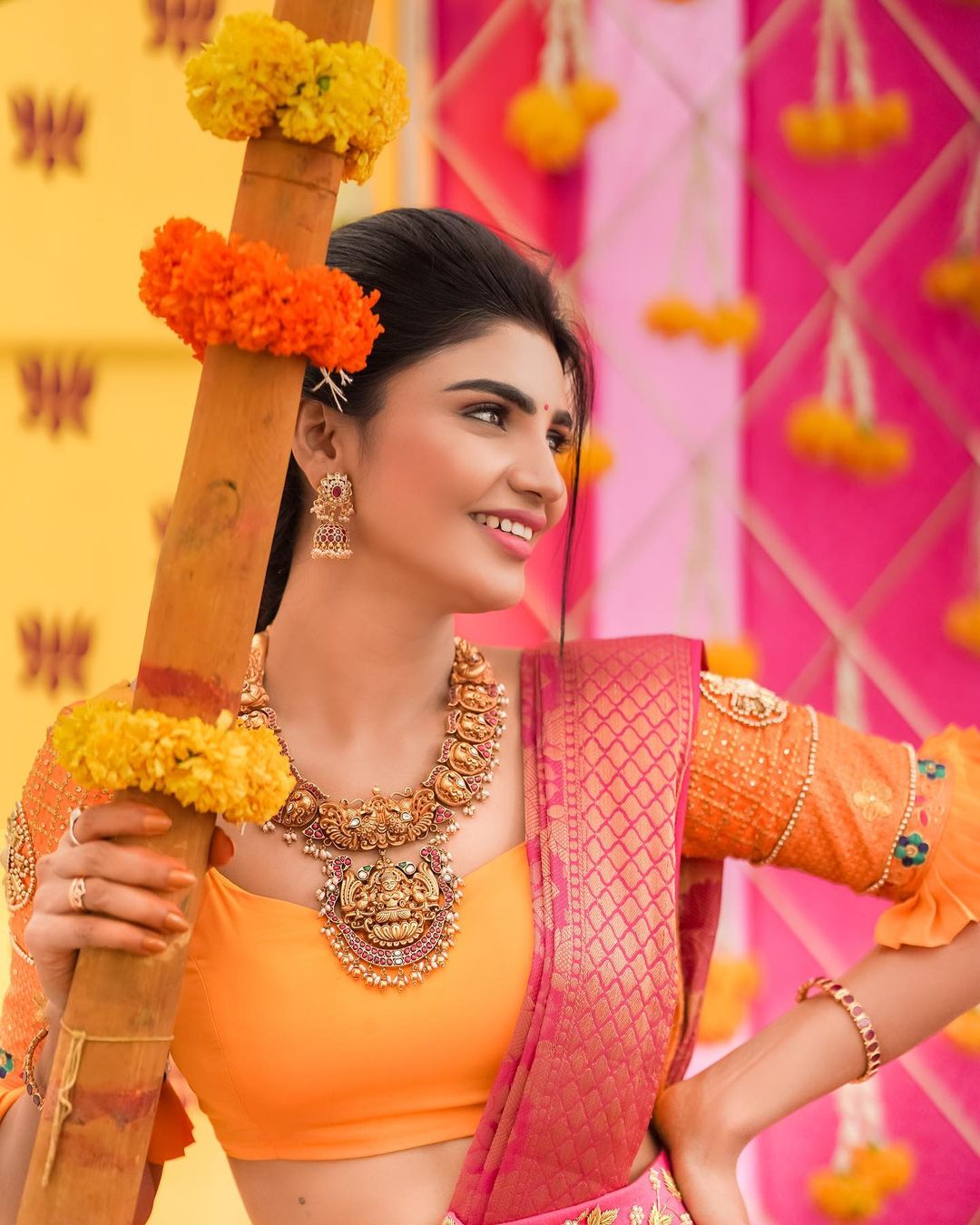 Jabardasth Varsha Madhavi Biography | iiQ8 Entertainment