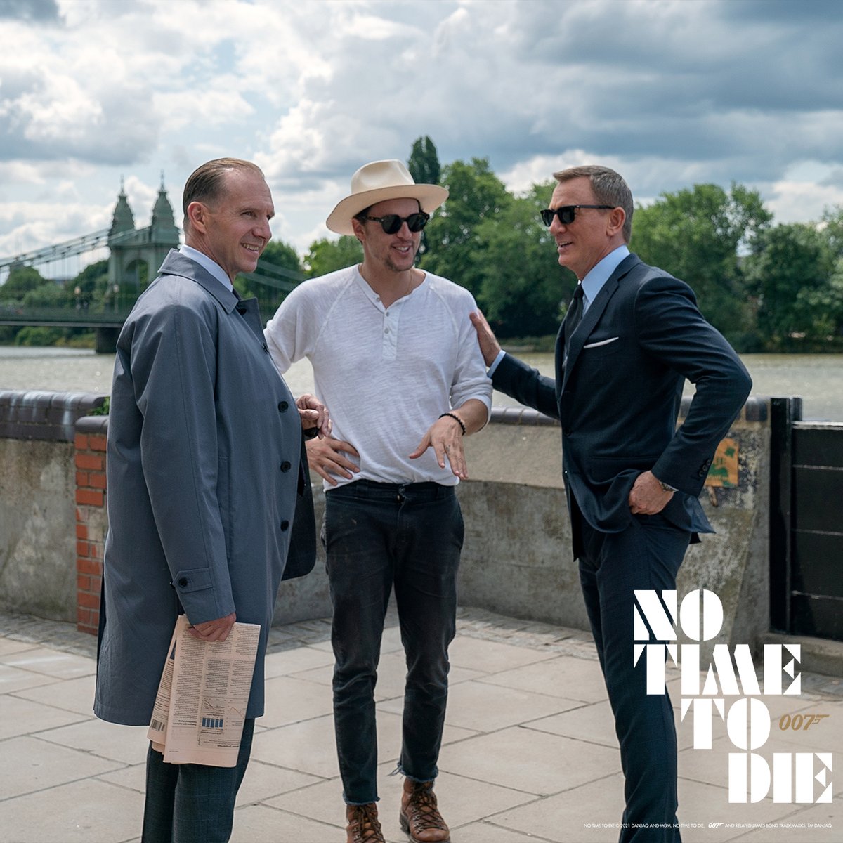 James Bond tweet media