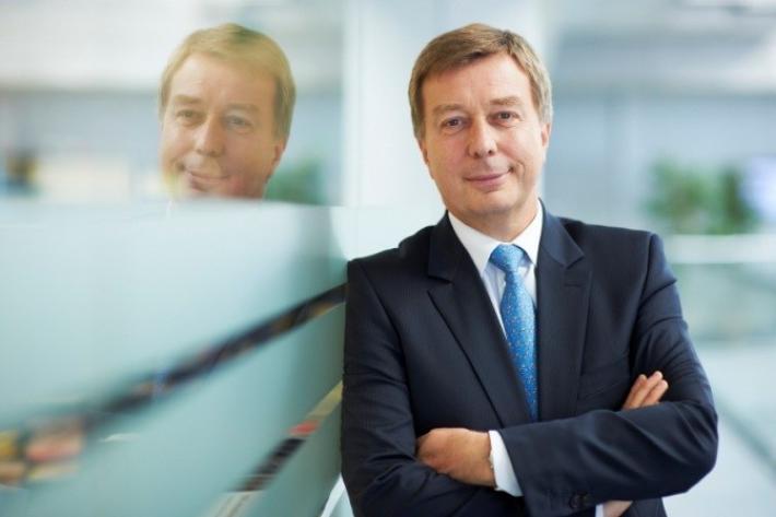 Ne manquez pas la conférence de clôture du #FEAL2021  
Didier Leroy, Président du Conseil d'Administration de Toyota Motor Europe - Crise sanitaire, économique et écologique: quel avenir pour l'industrie automobile ?
C'est maintenant et en live  evdr.co/dbm9c