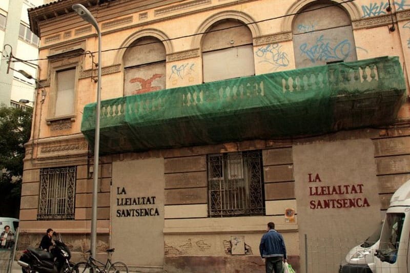 La tornada al curs és plena de noves experiències! I com d'inspirador és conèixer les antigues per seguir aprenent i projectant-nos en el futur.
Aquesta setmana hem conegut més a fons la història i el passat cooperatiu de la <a href="/Lleialtat/">Lleialtat Santsenca</a> gràcies a <a href="/Trama_cultura/">Trama SCCL</a>!
#Sants #comunitat